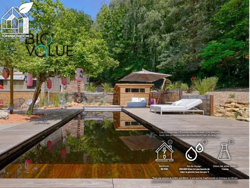 Une maison equipée d'une piscine naturelle écologique